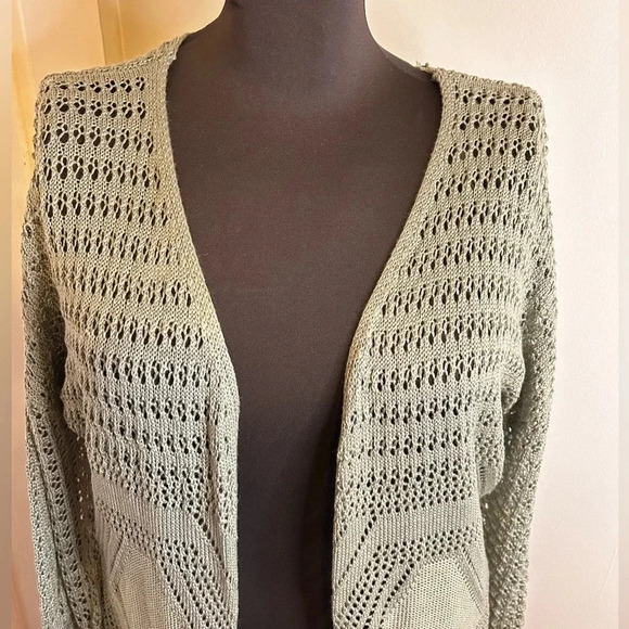 Francesca’s NWT Blue Rain Sage Green Loose Knit Lightweight Duster Cardigan Sz M - Picture 3 of 9